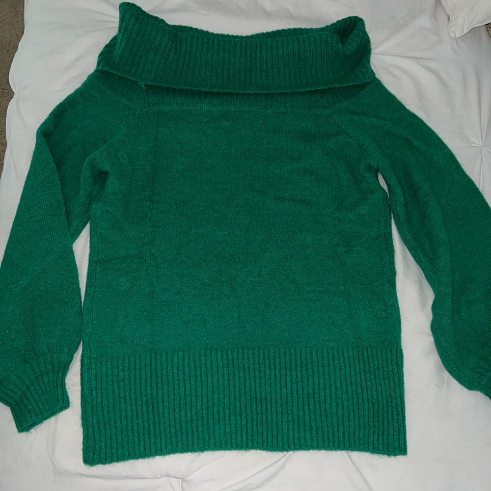 Vine & Love green off shoulder sweater size S NWT
